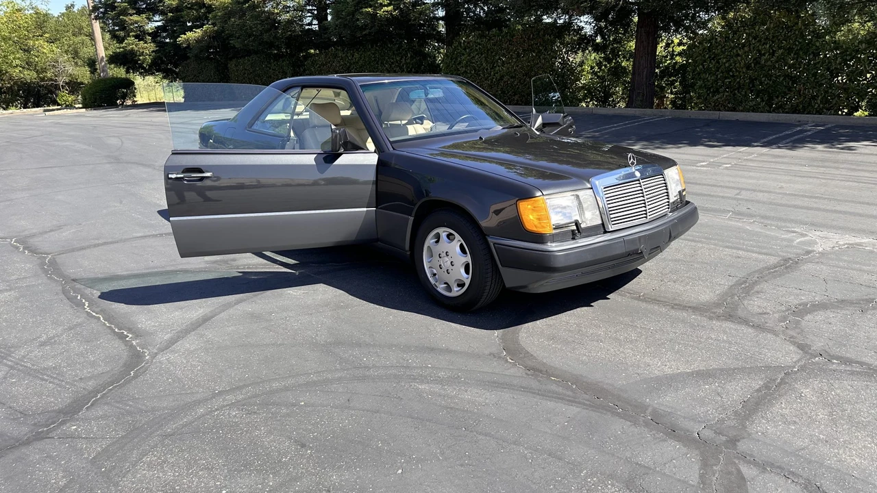 1992 Mercedes-Benz W124 E-Class - Image 24 of 31