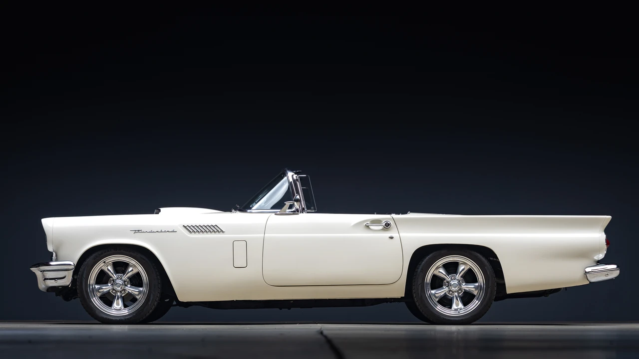 1957 Ford Thunderbird 1st Gen - Image 27 of 31