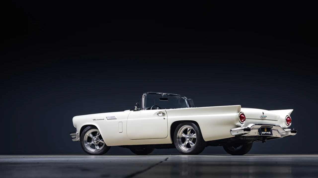 1957 Ford Thunderbird 1st Gen - Image 23 of 31