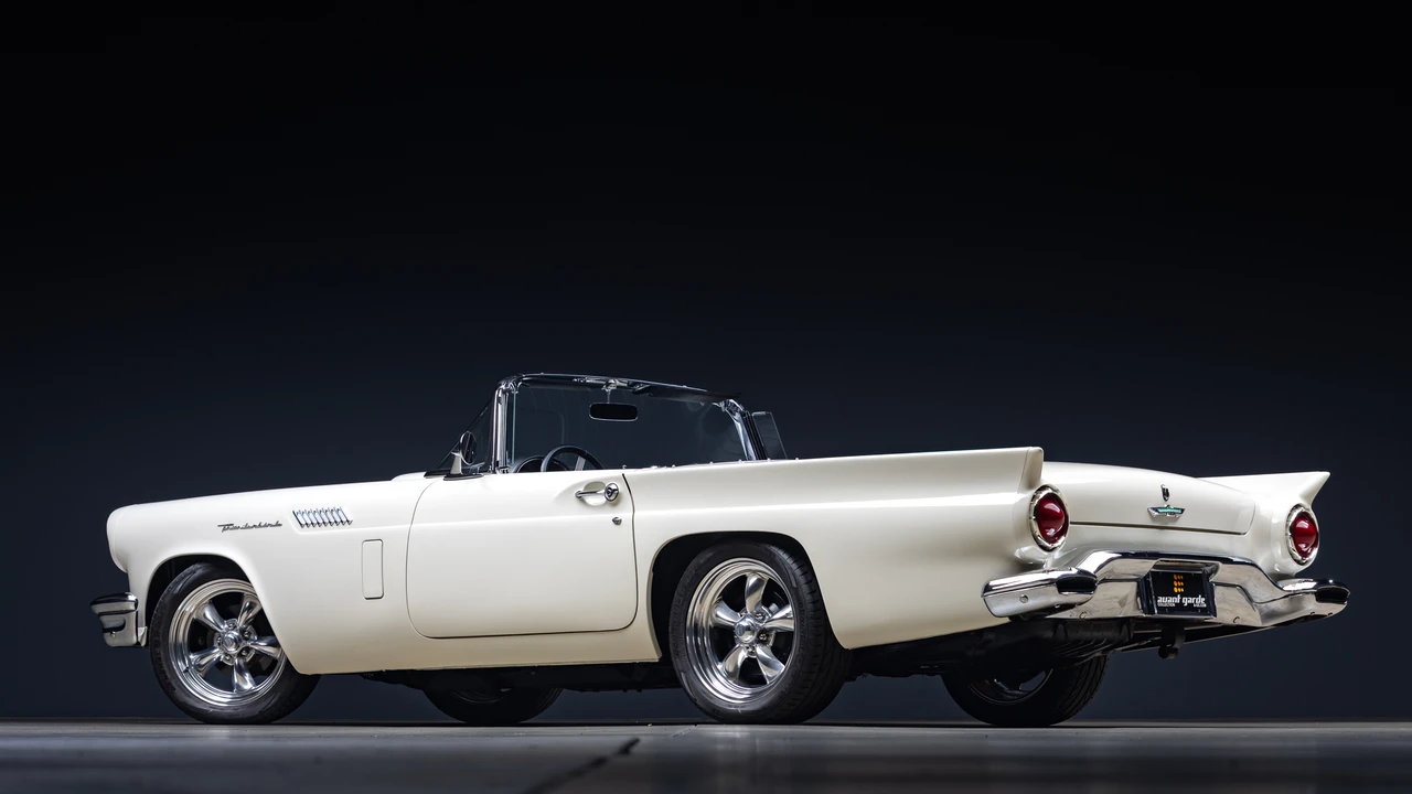 1957 Ford Thunderbird 1st Gen - Image 23 of 31