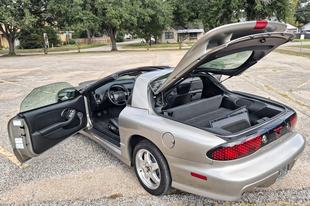 2002 Pontiac Firebird Trans Am 4th Gen - Image 19 of 31