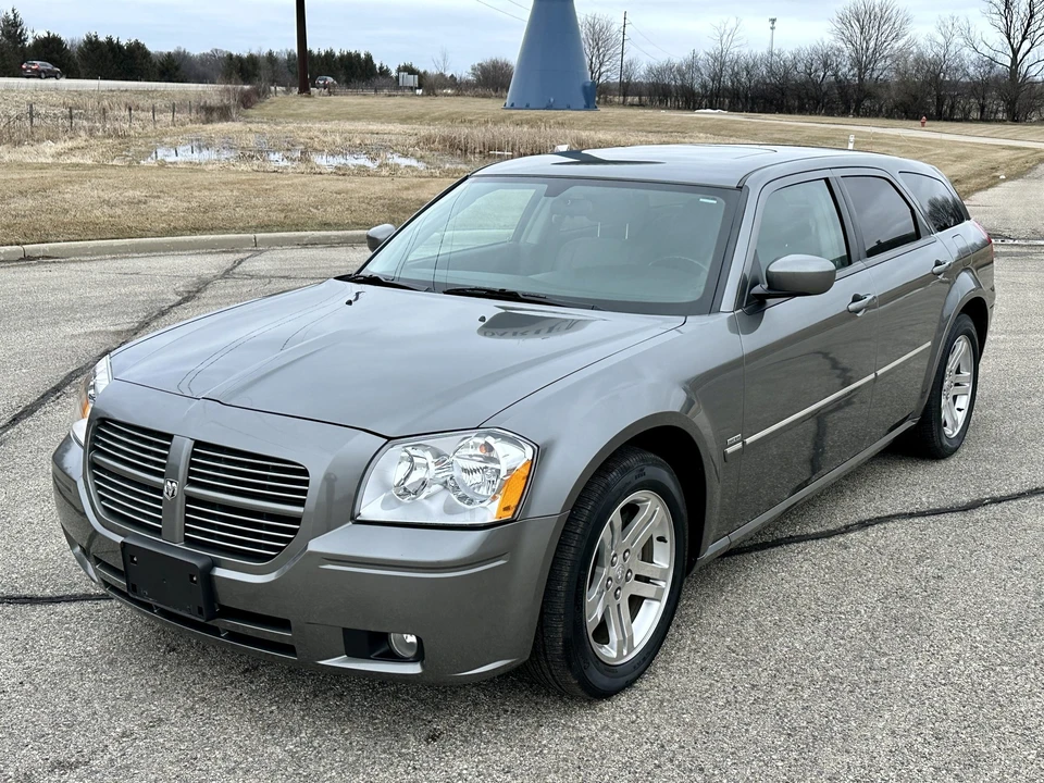 2005 Dodge Magnum 2nd Gen Wagon - Image 7 of 31