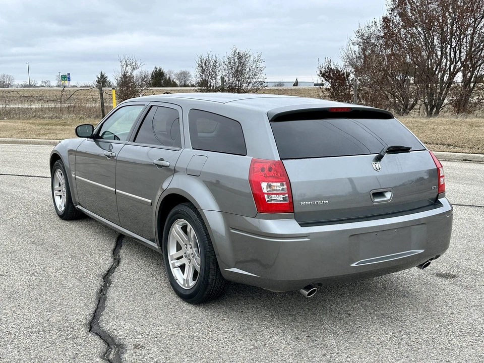 2005 Dodge Magnum 2nd Gen Wagon - Image 14 of 31