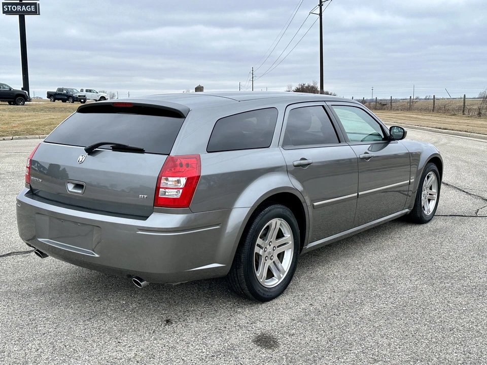 2005 Dodge Magnum 2nd Gen Wagon - Image 16 of 31