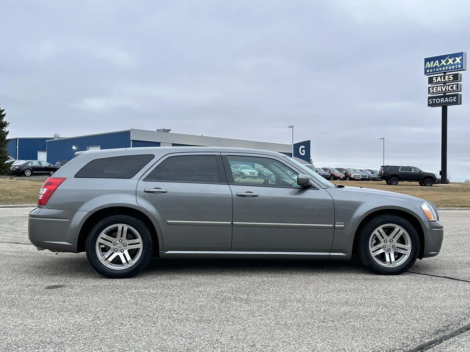 2005 Dodge Magnum 2nd Gen Wagon - Image 17 of 31