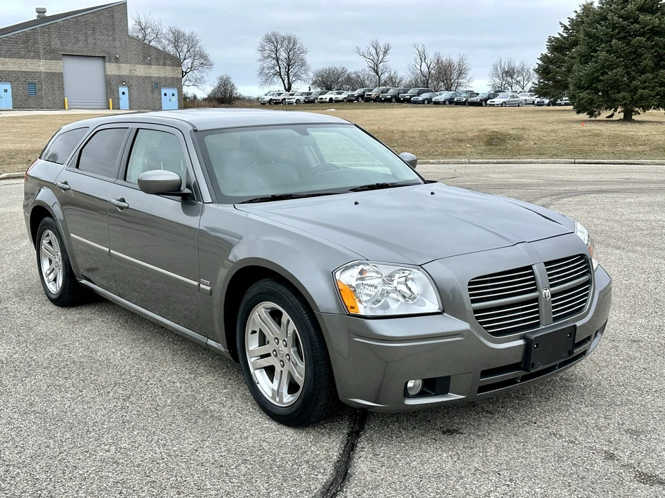 2005 Dodge Magnum 2nd Gen Wagon - Image 18 of 31