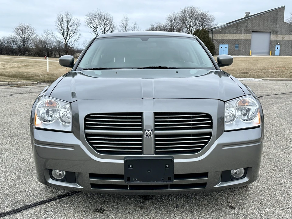 2005 Dodge Magnum 2nd Gen Wagon - Image 19 of 31