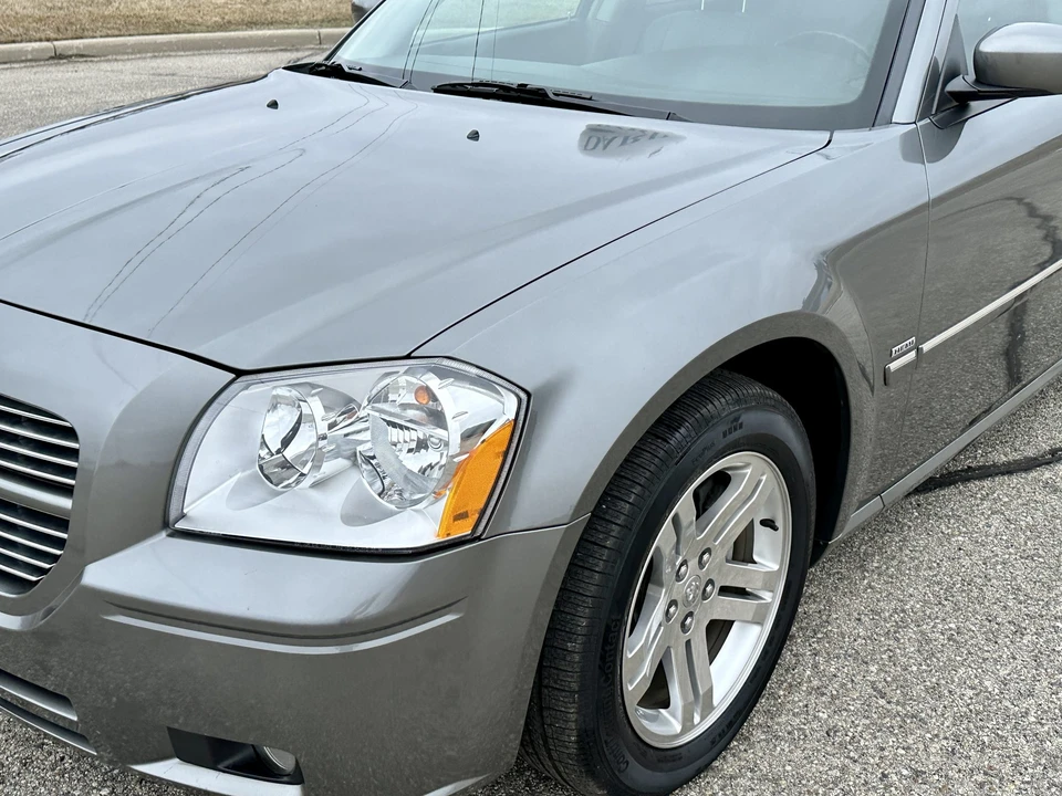 2005 Dodge Magnum 2nd Gen Wagon - Image 31 of 31