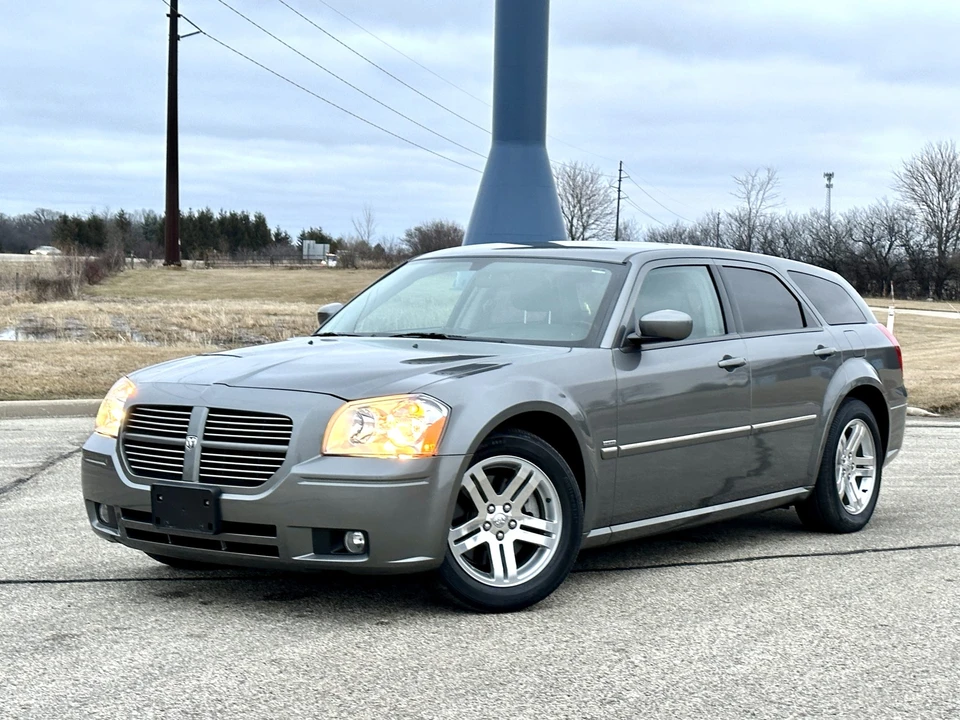 2005 Dodge Magnum 2nd Gen Wagon - Image 5 of 31