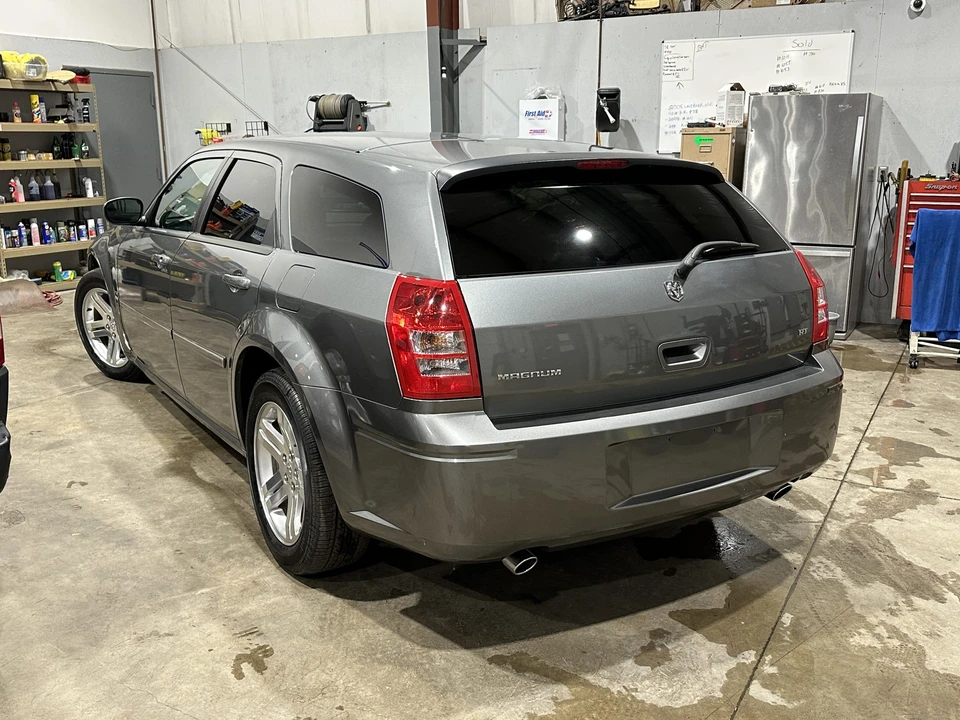 2005 Dodge Magnum 2nd Gen Wagon - Image 21 of 31