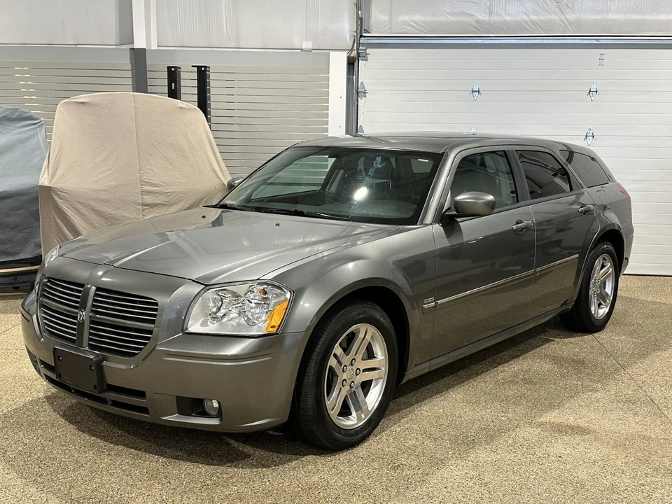 2005 Dodge Magnum 2nd Gen Wagon - Image 20 of 31