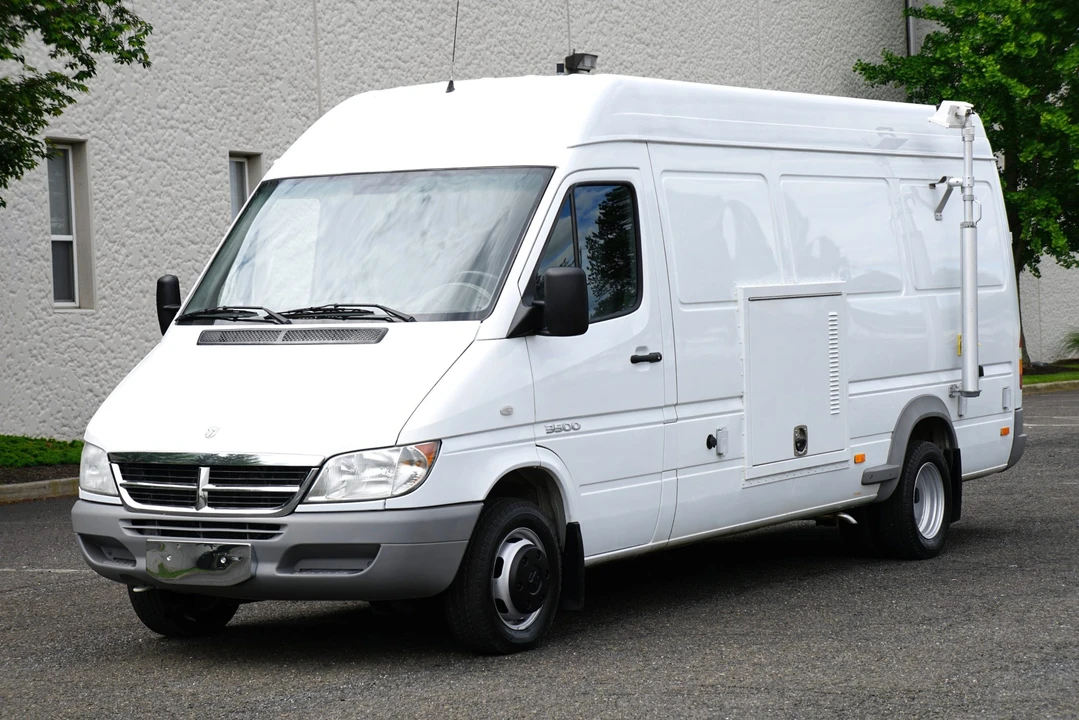 2005 Mercedes-Benz T1N Sprinter - Image 2 of 31
