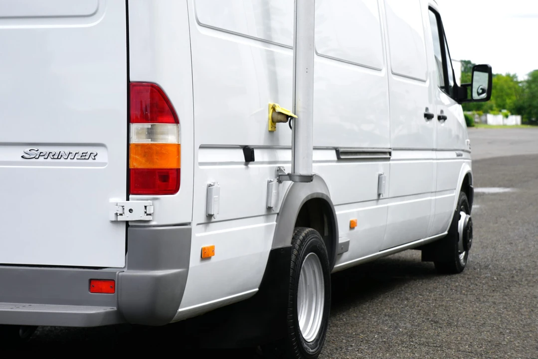 2005 Mercedes-Benz T1N Sprinter - Image 16 of 31