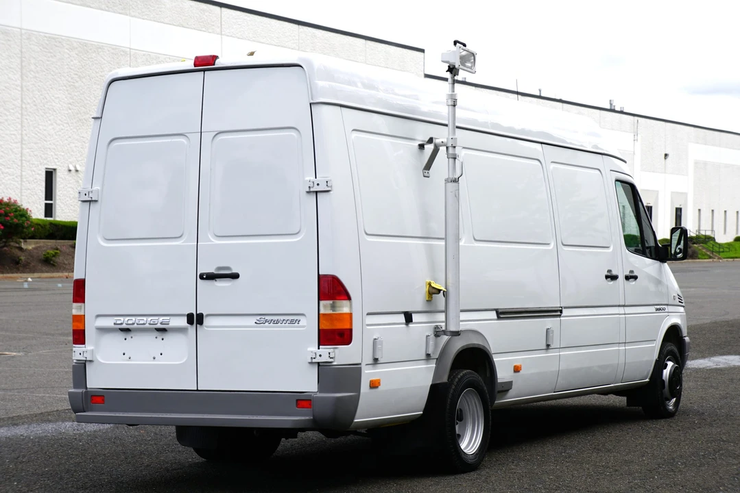 2005 Mercedes-Benz T1N Sprinter - Image 8 of 31