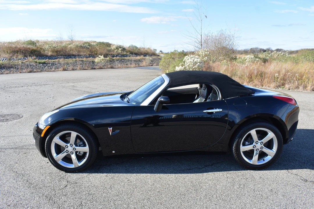 2007 Pontiac Solstice GXP - Image 15 of 31