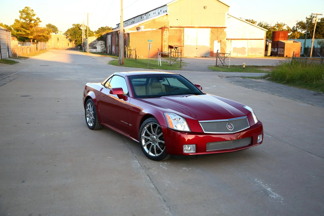 2008 Cadillac XLR-V - Image 15 of 31