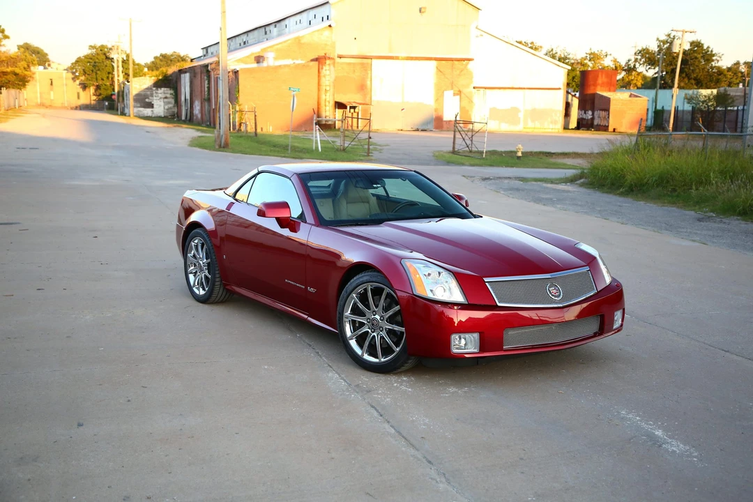 2008 Cadillac XLR-V - Image 16 of 31