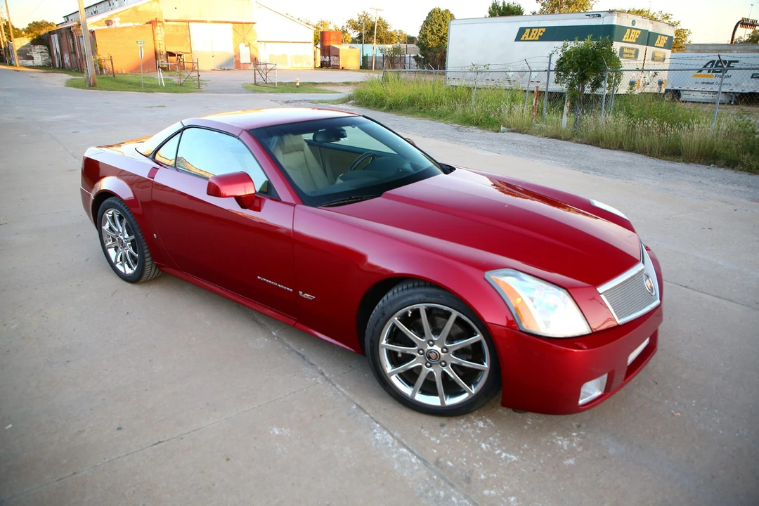 2008 Cadillac XLR-V - Image 24 of 31