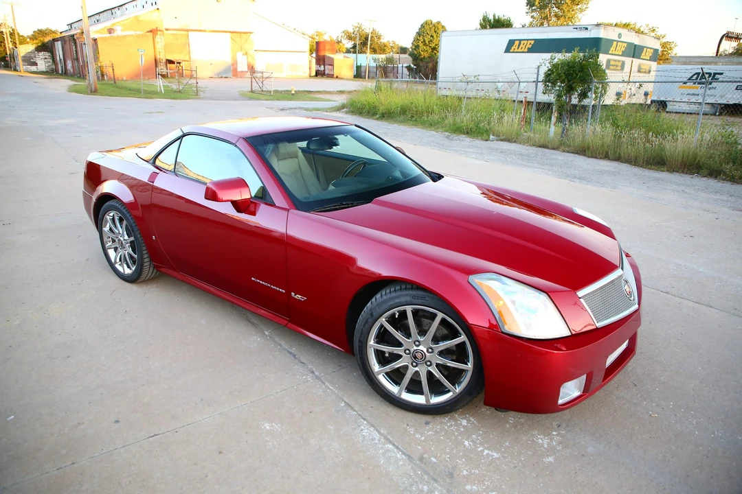 2008 Cadillac XLR-V - Image 25 of 31