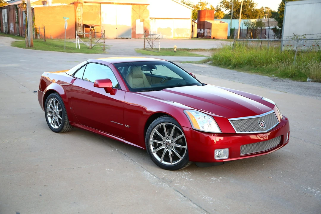 2008 Cadillac XLR-V - Image 28 of 31