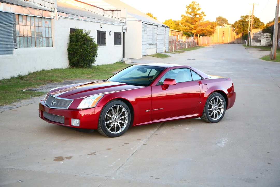 2008 Cadillac XLR-V - Image 8 of 31