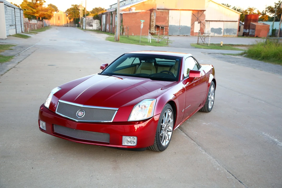 2008 Cadillac XLR-V - Image 12 of 31