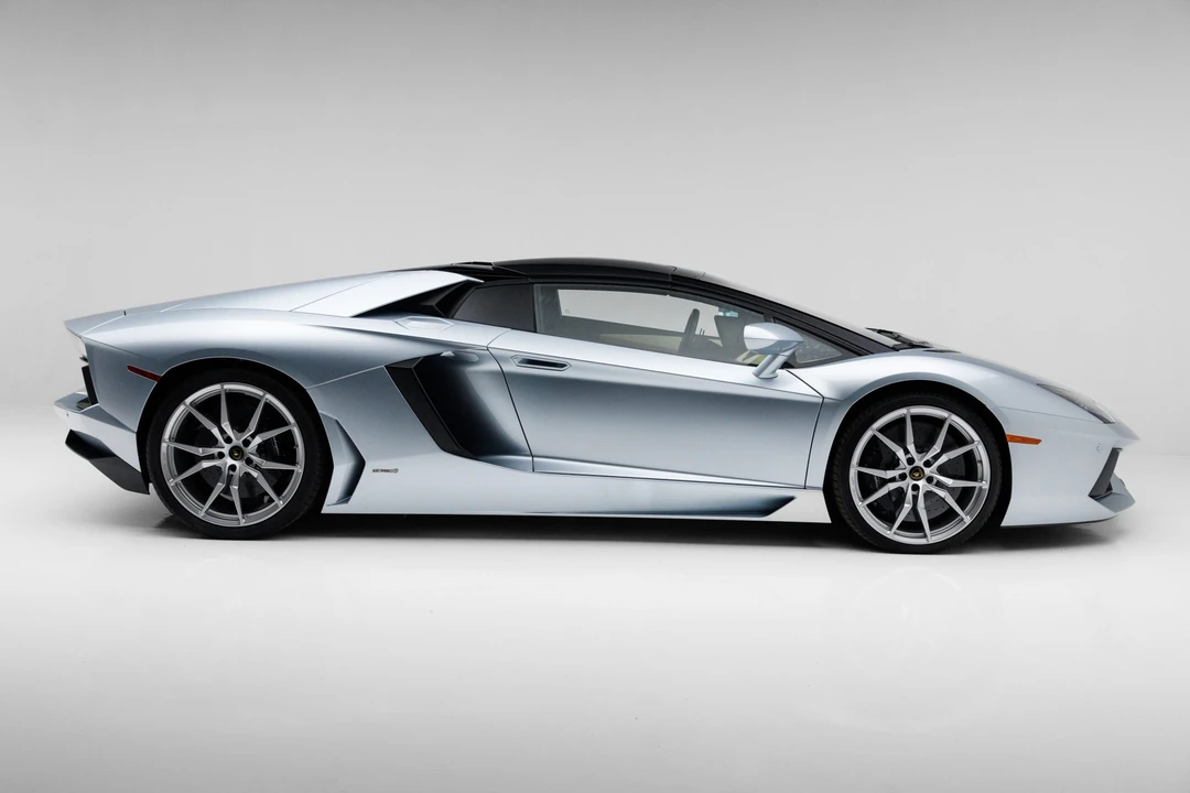 2013 Lamborghini Aventador LP700-4 - Image 8 of 31