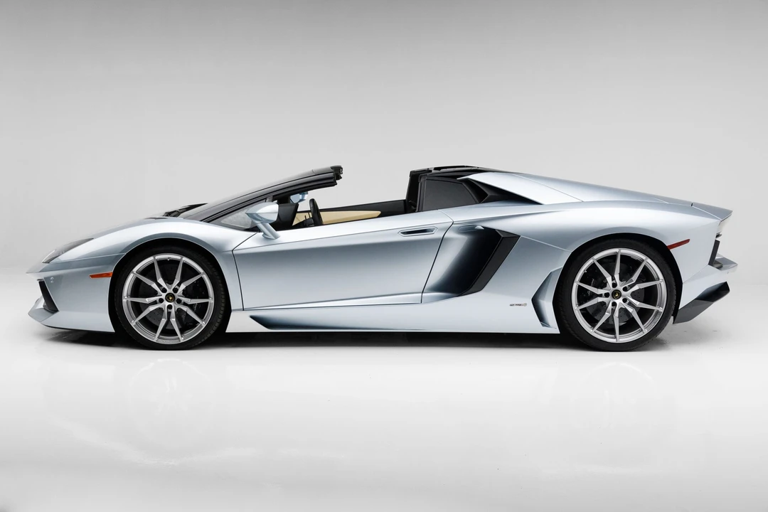 2013 Lamborghini Aventador LP700-4 - Image 16 of 31