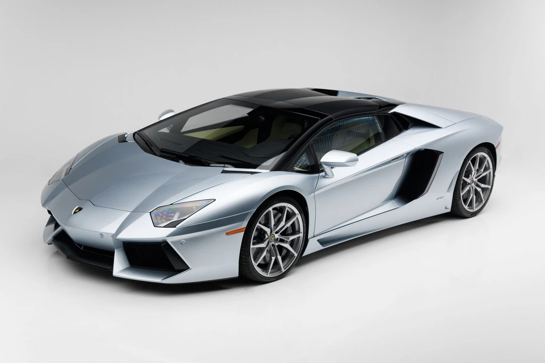 2013 Lamborghini Aventador LP700-4 - Image 2 of 31