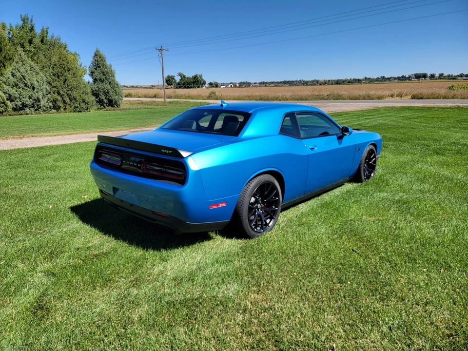 2015 Dodge Challenger SRT Hellcat 3rd Gen - Image 15 of 31