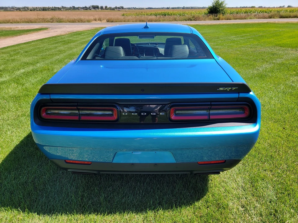 2015 Dodge Challenger SRT Hellcat 3rd Gen - Image 9 of 31