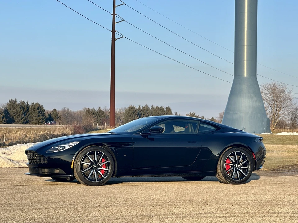 2017 Aston Martin DB11 - Image 25 of 31