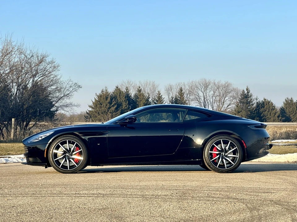 2017 Aston Martin DB11 - Image 26 of 31