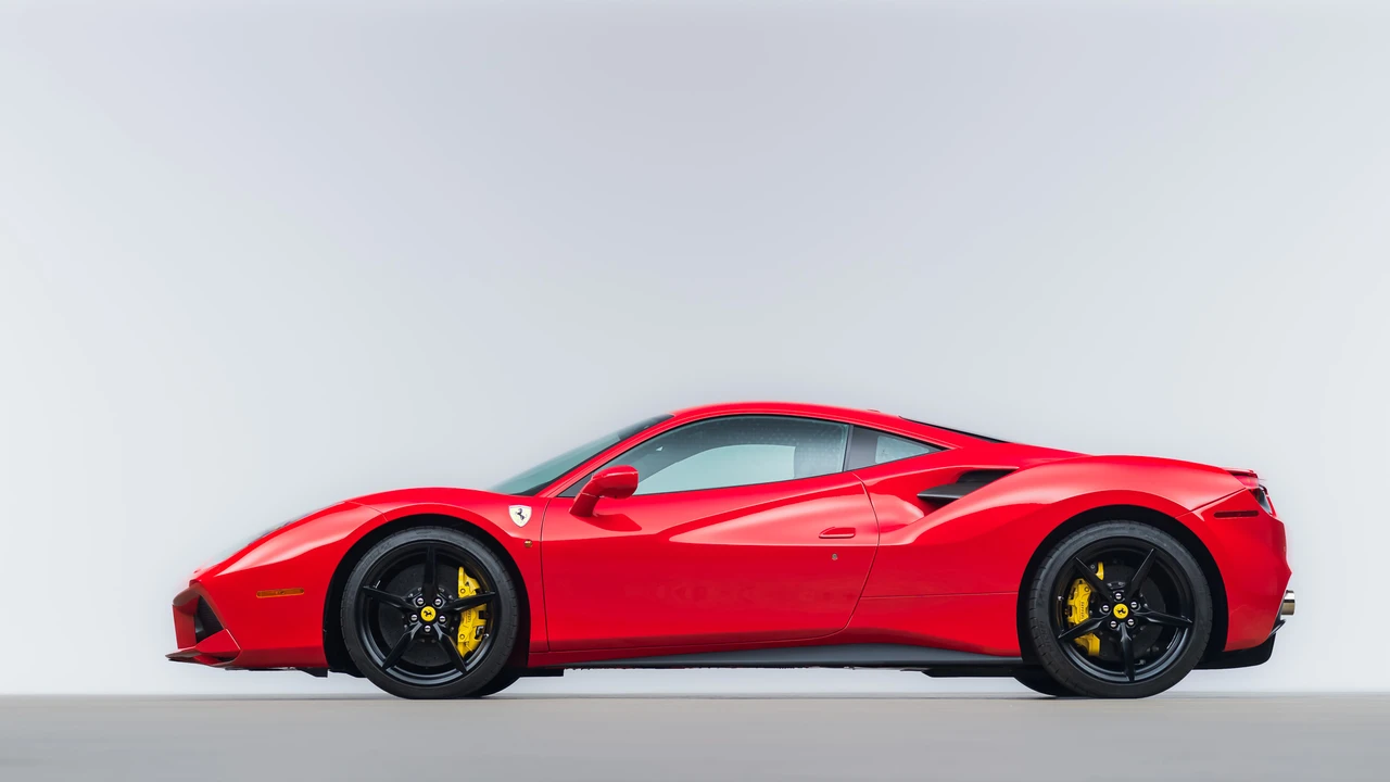 2017 Ferrari 488 GTB - Image 18 of 31