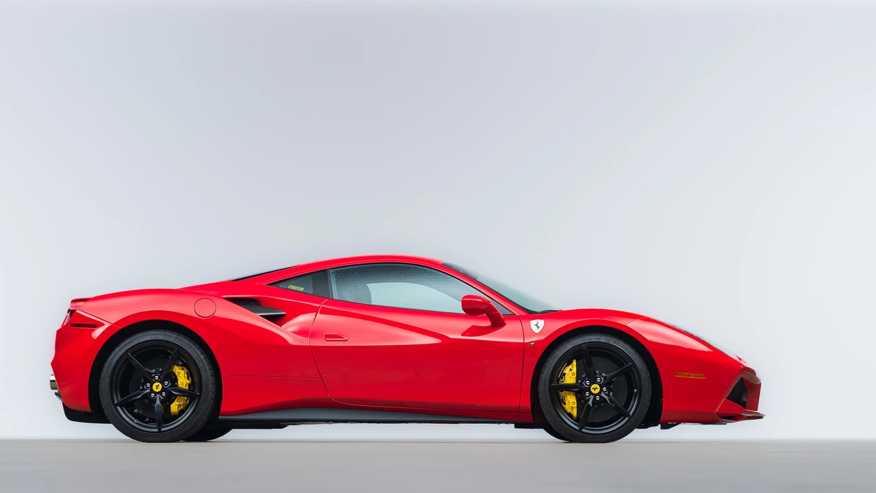 2017 Ferrari 488 GTB - Image 28 of 31