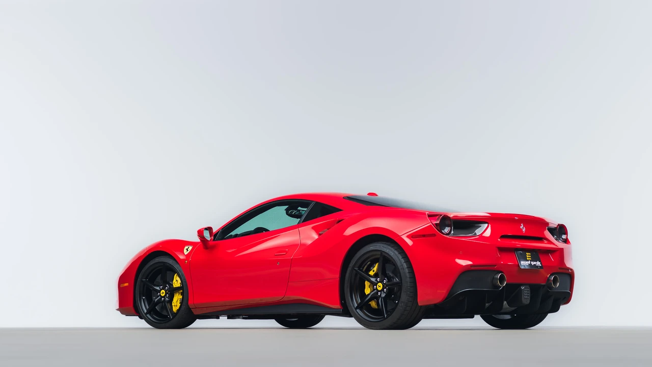 2017 Ferrari 488 GTB - Image 19 of 31
