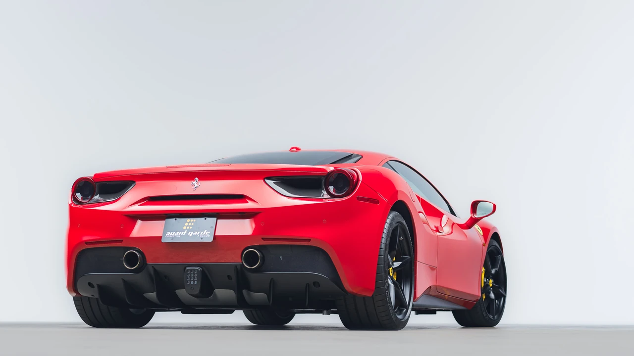 2017 Ferrari 488 GTB - Image 24 of 31