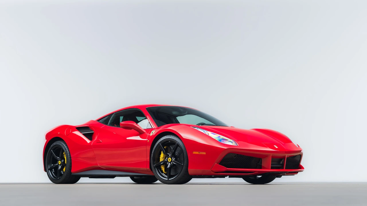 2017 Ferrari 488 GTB - Image 29 of 31