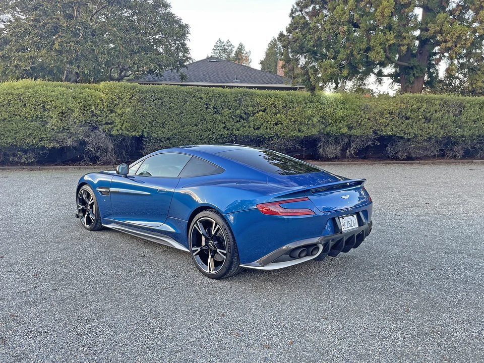 2018 Aston Martin Vanquish 2nd Gen - Image 15 of 31