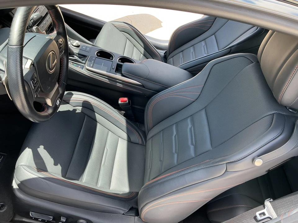 2018 Lexus RC - Image 26 of 31