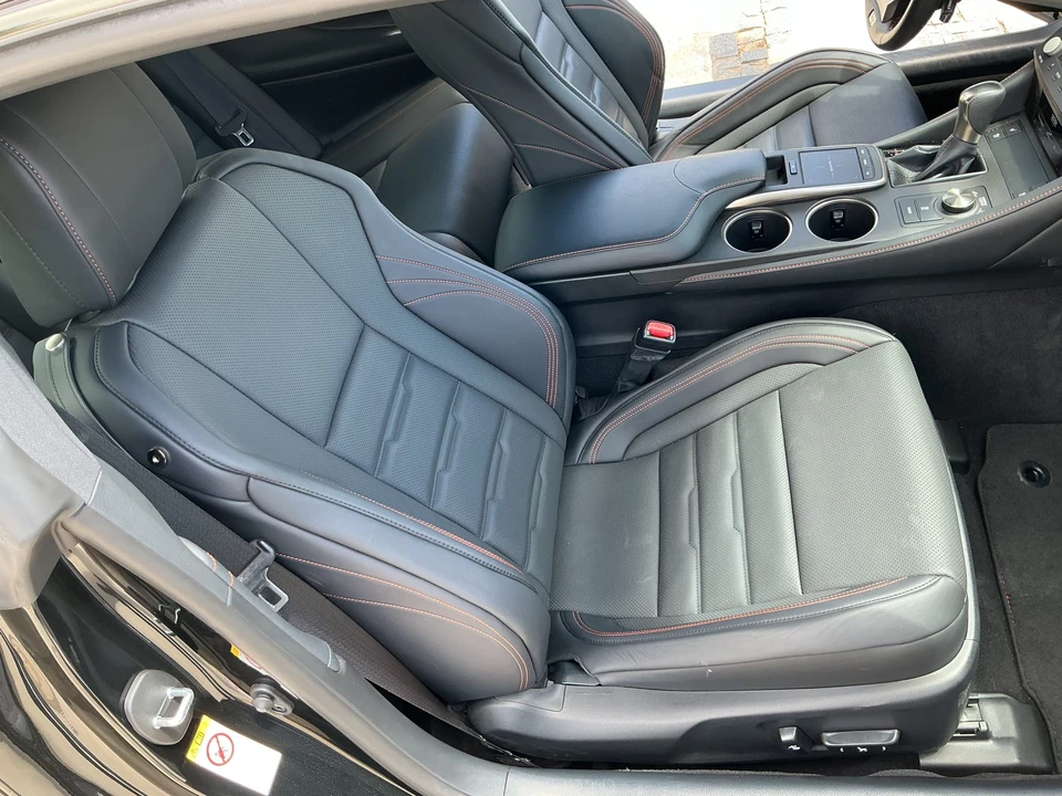2018 Lexus RC - Image 31 of 31