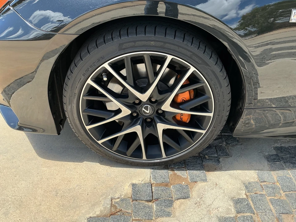 2018 Lexus RC - Image 21 of 31