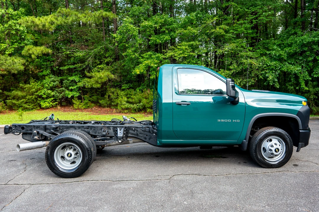2021 Chevrolet Silverado Heavy Duty 4th Gen - Image 10 of 31