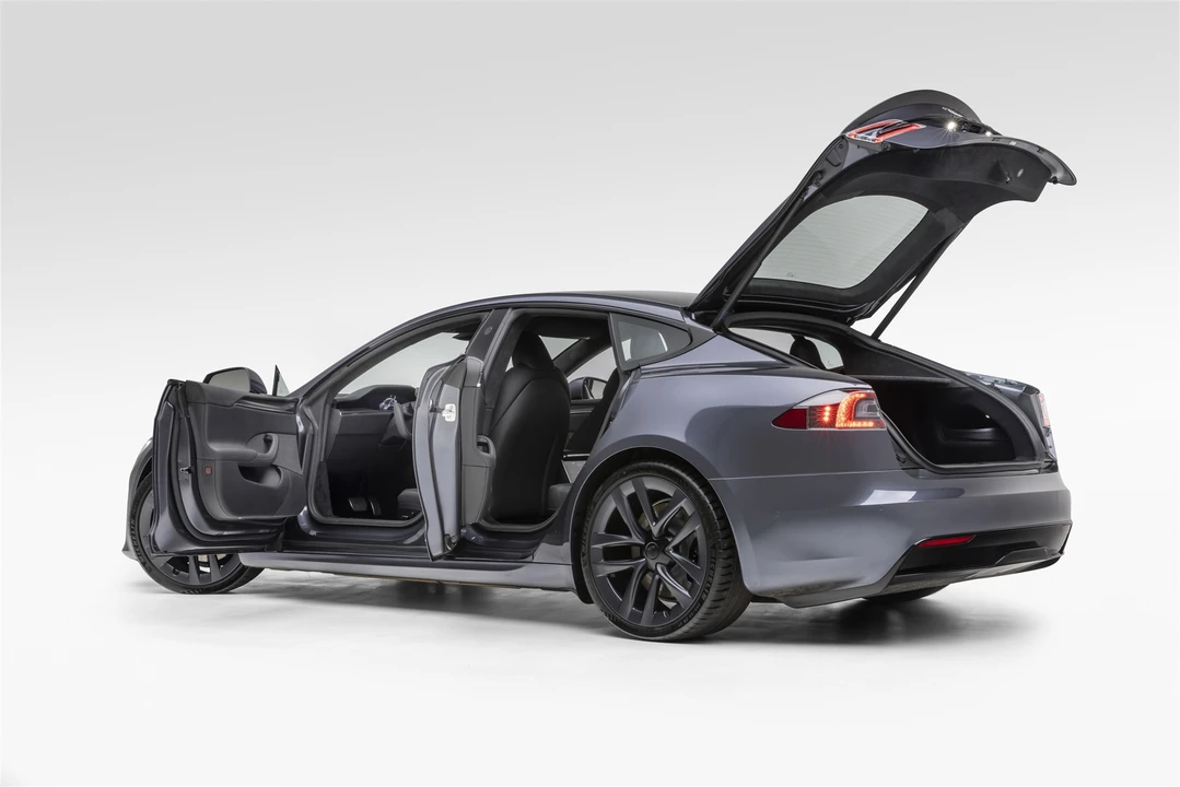 2021 Tesla Model S Plaid - Image 8 of 31