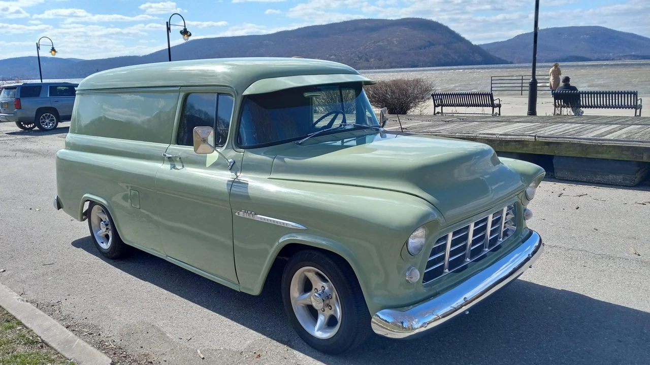 1955 Chevrolet Task Force - Image 9 of 31