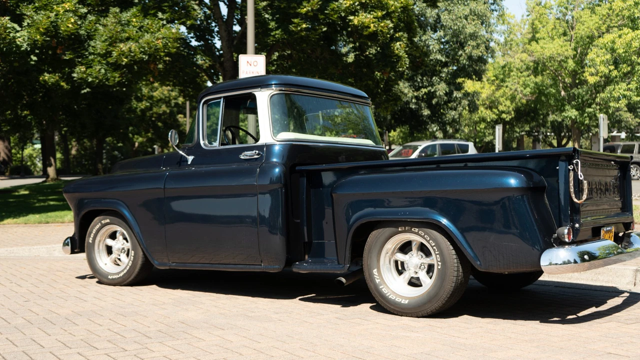 1955 Chevrolet Task Force - Image 13 of 31