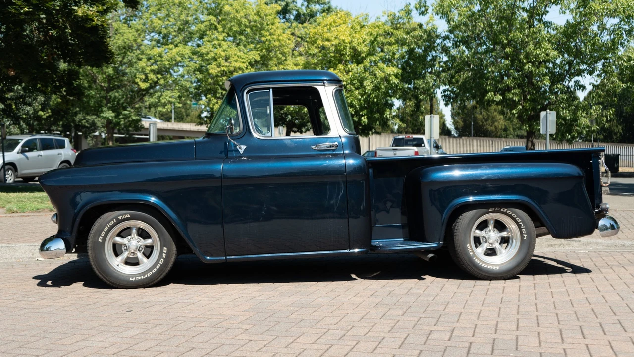 1955 Chevrolet Task Force - Image 11 of 31