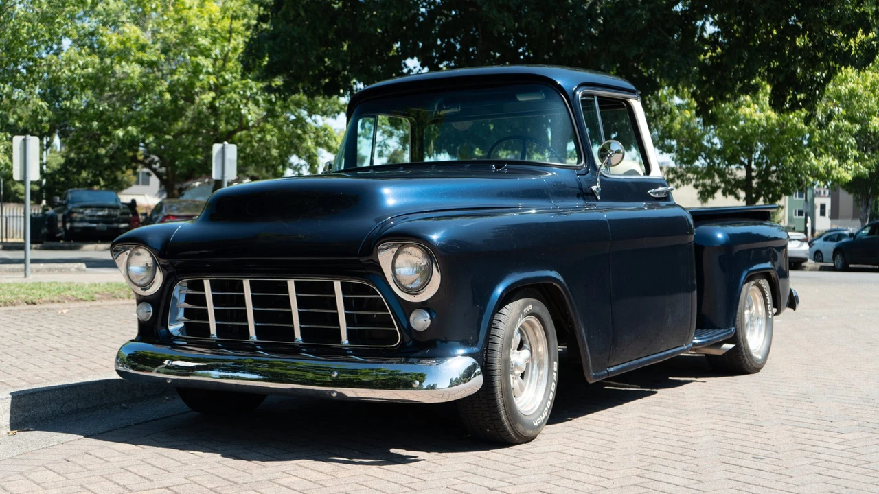 1955 Chevrolet Task Force - Image 10 of 31