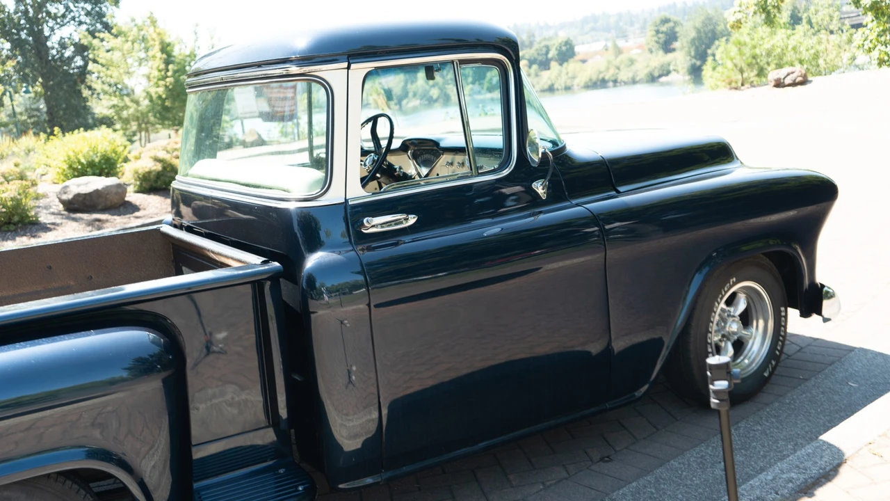 1955 Chevrolet Task Force - Image 22 of 31