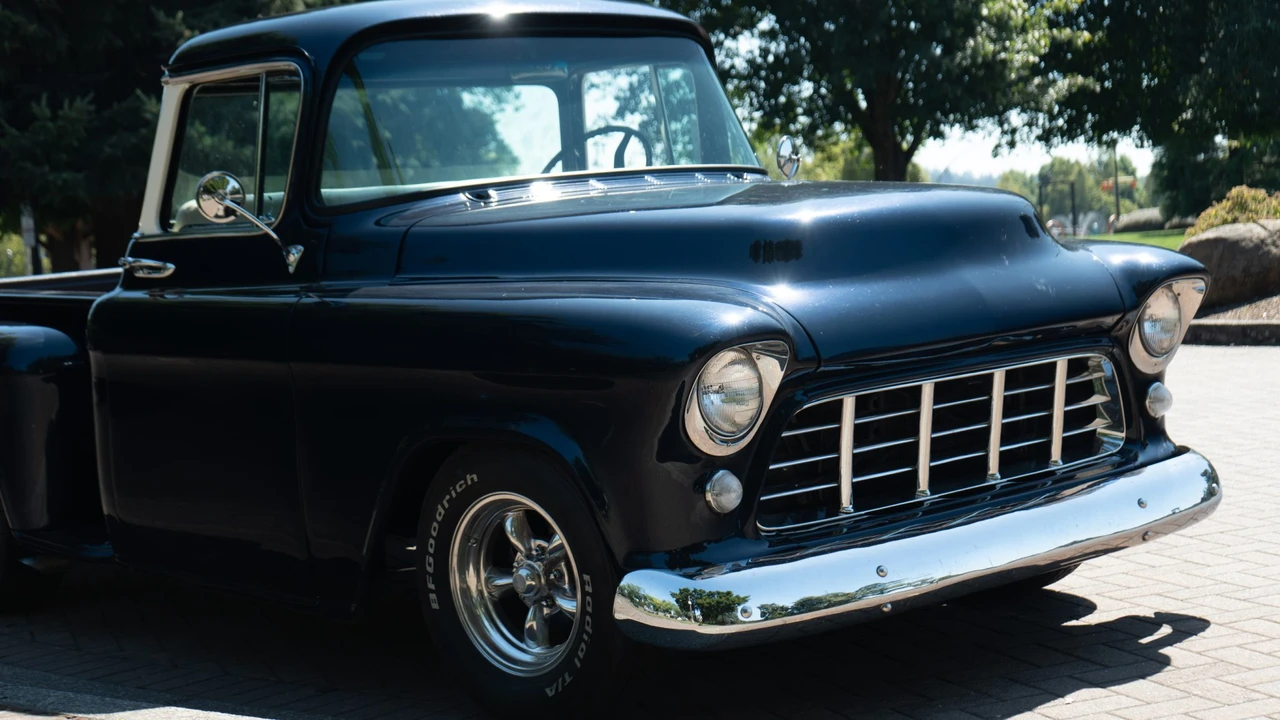 1955 Chevrolet Task Force - Image 18 of 31